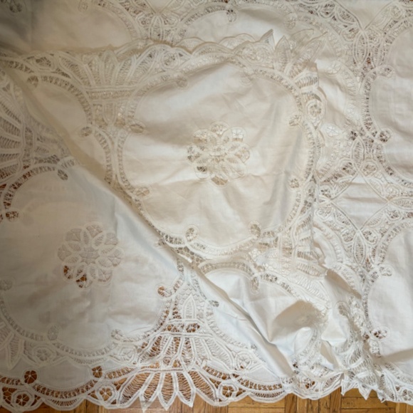 NWOT 100% Cotton White Tablecloth (68" x 84" approx) - Picture 3 of 4